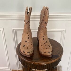 Gently used “The old gringo” booties